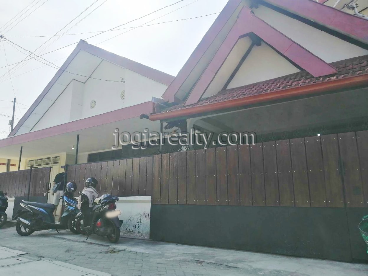RUMAH KOST DIJUAL DEKAT KAMPUS UMBULHARJO KOTA